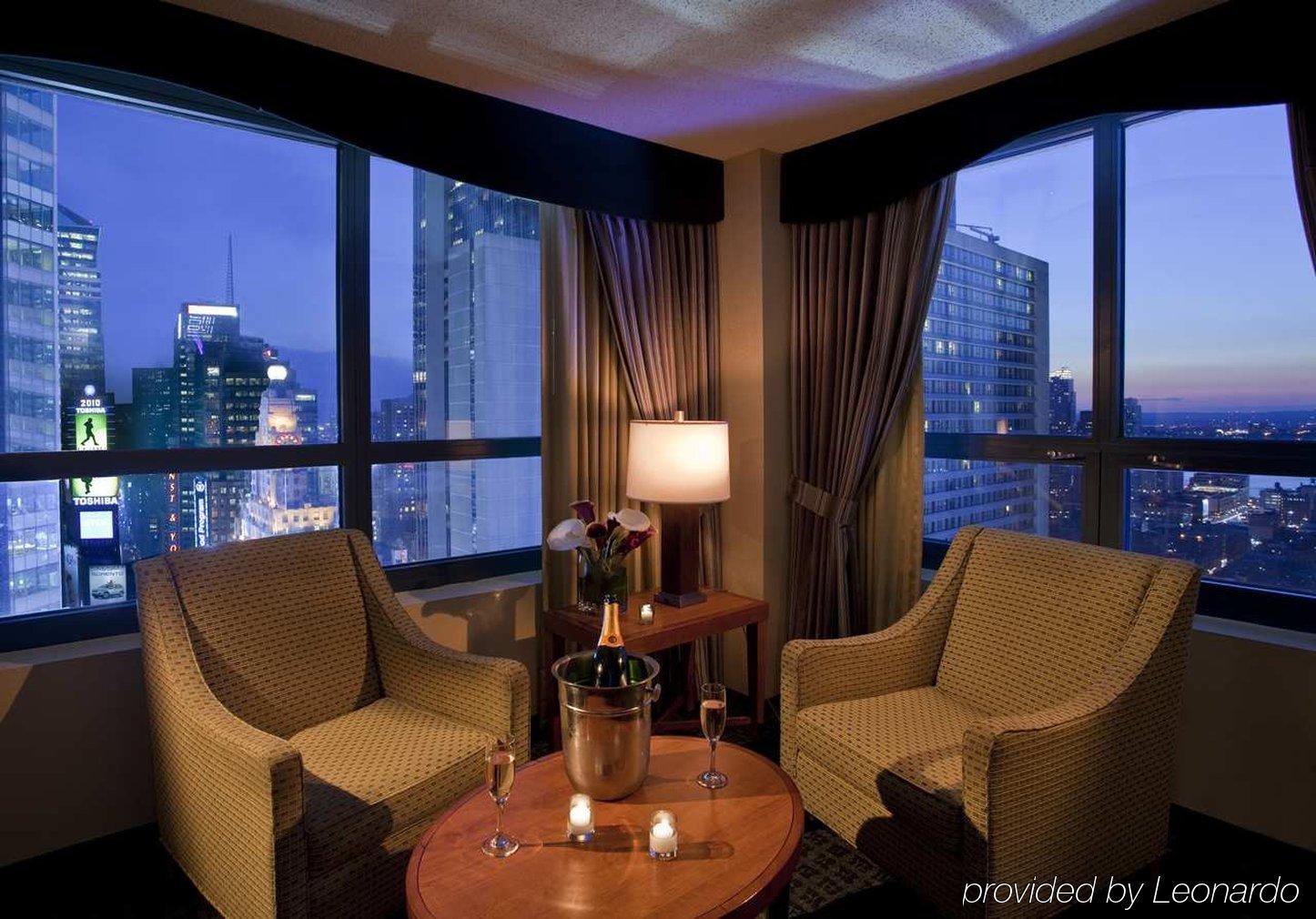Doubletree Suites By Hilton Nyc - Times Square New York Extérieur photo